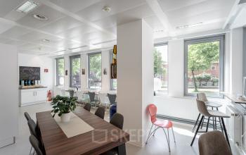 Genieße deinen Kaffee im sozialen Herzen des Business Centers in Hamburg