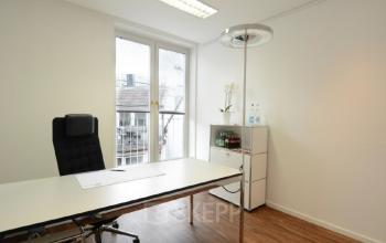 bright office space for rent in Hamburg, Colonnaden, Neustadt