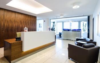 Moderner Empfangsbereich des Business Centers in Hamburg-St. Pauli
