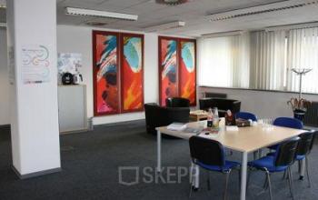 Freundliches Büro mit schönen Farben zur Miete in Hannover Döhren