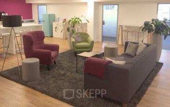 Einladende Lounge Area im Business Center Hannover Mitte