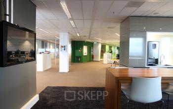 Modern office space rental at Techniekweg 2 in Harmelen with a well-equipped open floor plan and natural light.