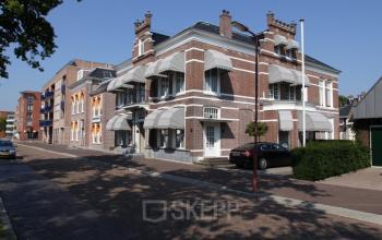 Buitenzijde huren kantoorgebouw Heerenveen zijaanzicht