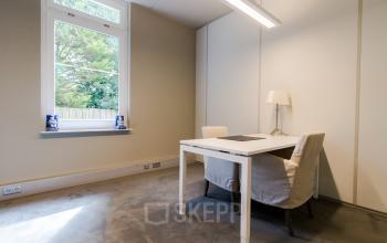 small office space with 2 working places in hilversum