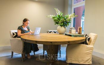 working place for rent in office building