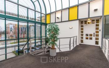 Modern office space rental at Siriusdreef 17, Hoofddorp with natural light and contemporary design.