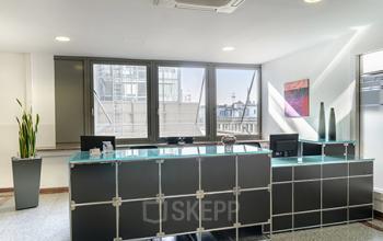 Stilvoller Empfangsbereich des Business Centers in Köln-Innenstadt