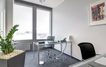 Helles Büro im Mediapark Köln mieten