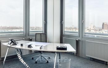 Modernes Büro mieten in Köln am Mediapark