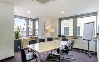 Beeindruckender Konferenzraum im Business Center in Köln, Gertrudenstraße