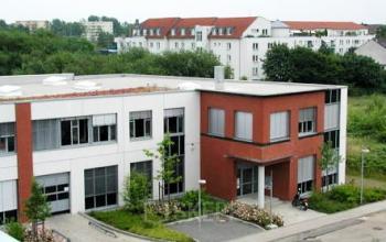 Schöne Außenansicht der Büroimmobilie in Köln-Nippes