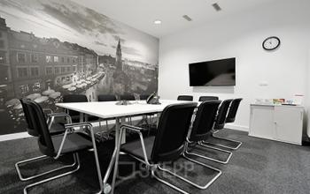 sala konferencyjna w biurowcu rogozinskiego
