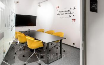 sala konferencyjna w biurowcu diamante plaza