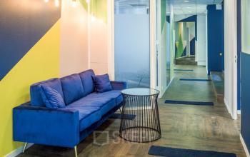 Nos bureaux privatifs sont facilement accessibles dans la rue de la République