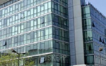 Immeuble de bureau moderne haut de gamme à la rue de la Villette