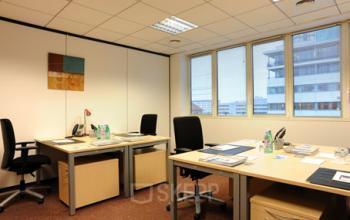 Cet espace de bureau limineux vous offre du confort à la rue de la Villette