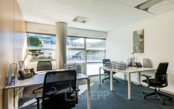 Espace de bureau bénéficiant de la lumière naturelle à la Place Giovanni da Verrazzano