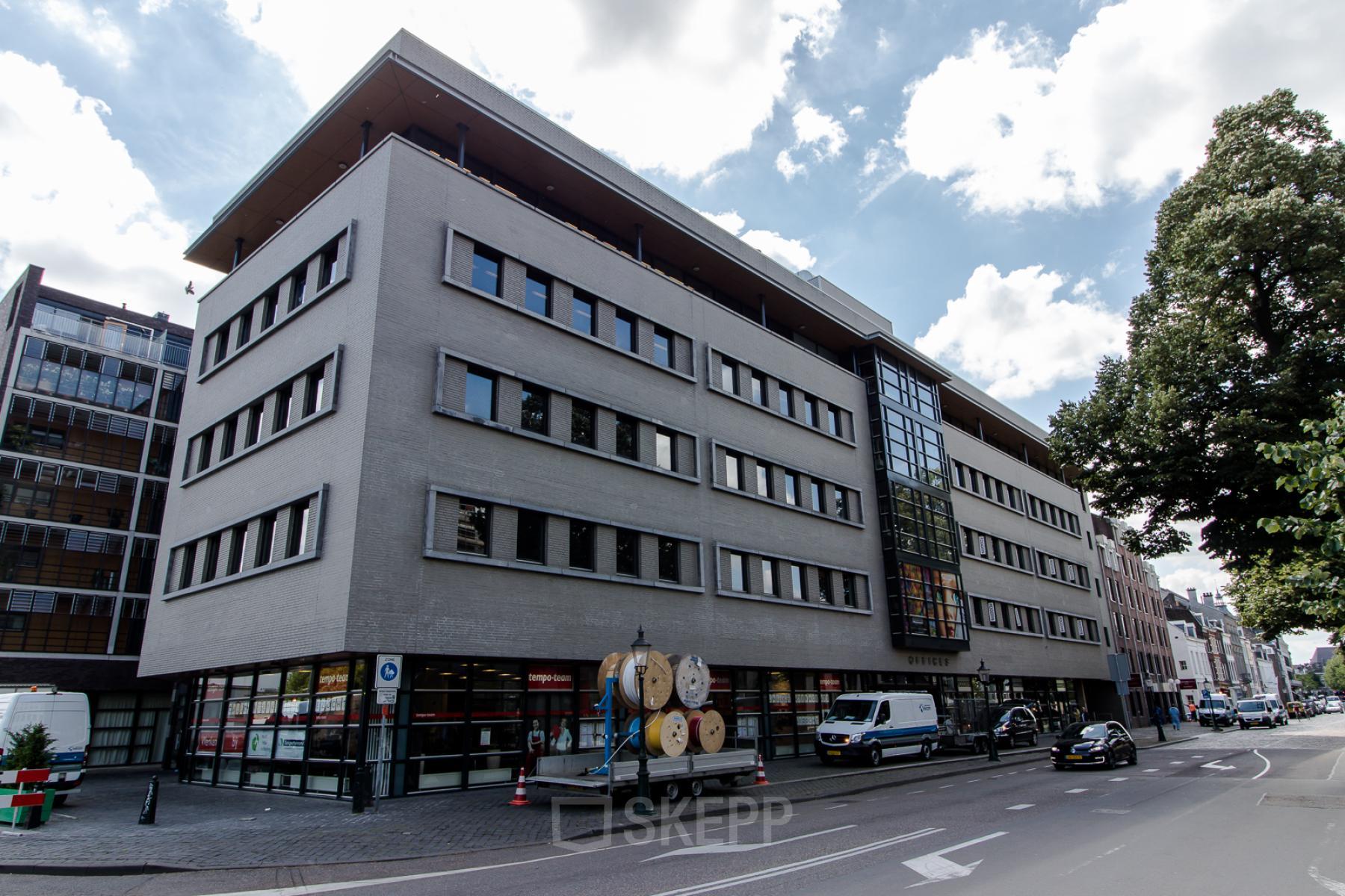 Exterior view of the office building located at Boschstraat 21, Maastricht, available for office space rental.