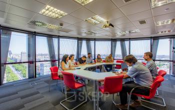 Ven a trabajar aquí