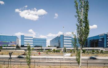 Esta oficina puede ser tuya en Ribeira del Lloira 36-50