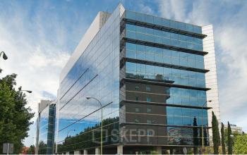 Oficinas privadas o compartidas en la Calle Eucalipto 33