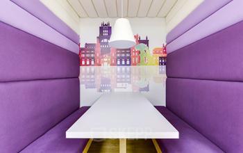 Areas de trabajo común con decoración moderna