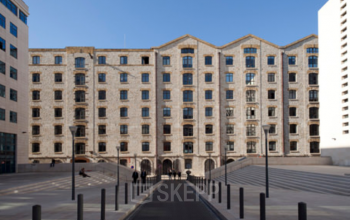 Complexe de bureau pour implanter votre entreprise à la Place de la Joliette
