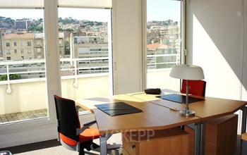 Cet espace de bureau vous offre un cadre de travail excellent à l'avenue du Prado