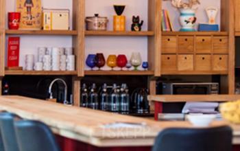 Arbeitsplätze in modernem und exklusivem Büroraum