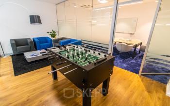 Modern Business Lounge in the office building in the Pacellistraße, Munich