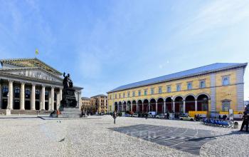 Fantastische Außenansicht des Bürogebäudes in München-Altstadt