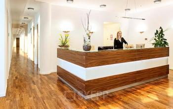 Einladender Empfangsbereich des Business Centers in München-Altstadt, Maximilianstraße