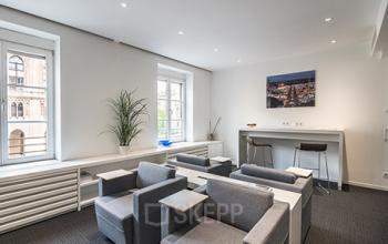 Ausgezeichnete Business Lounge im Bürogebäude an der Maximilianstraße in Münchener-Altstadt