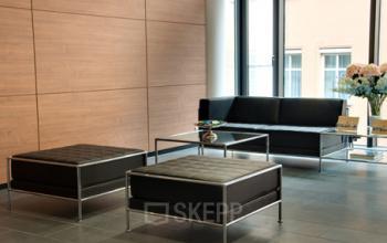 Bequeme Business Lounge der Immobilie an der Maximilianstraße in München