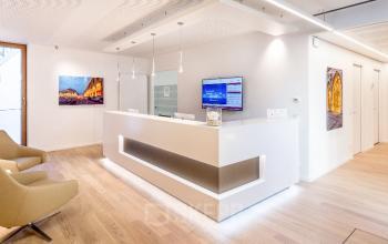 Exklusiver Empfangsbereich des Business Center in München Maxvorstadt