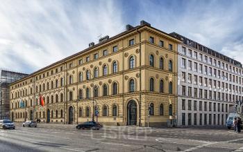 Fantastische Außenansicht vom Bürogebäude in München-Maxvorstadt