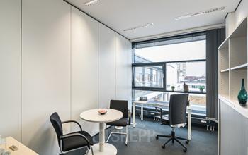 Helles Büro mieten an der Karlstraße in München