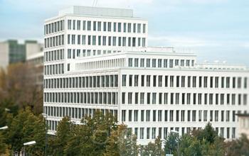 Beeindruckende Außenansicht des Bürogebäudes an der Nymphenburger Straße in München-Maxvorstadt