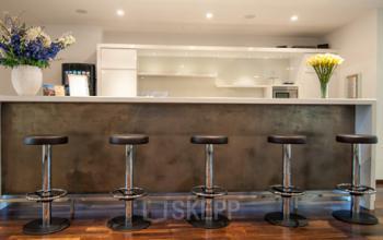 Attraktive Business Lounge des Bürogebäudes in München-Maxvorstadt, Nymphenburger Straße