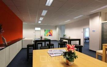 Stilvoller Gemeinschaftsbereich im Business Center in München