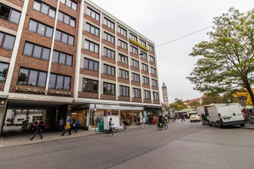 Beeindruckende Außenansicht des Bürogebäudes in München Altstadt