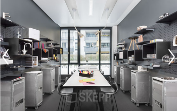 Schönes Büro mit viel Platz zur Ablage