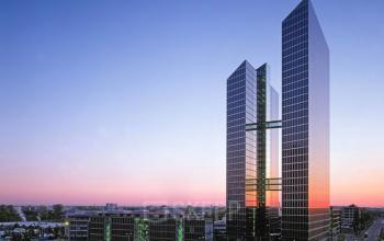 Außenansicht Bürogebäude mit atemberaubender Glasfront