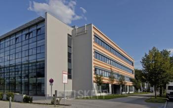 Fantastische Außenansicht der Business Center Immobilie in München Schwabing