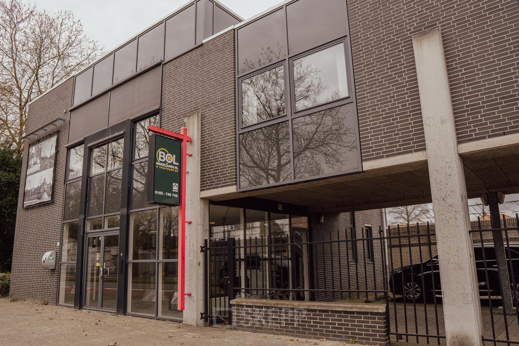 Exterior view of office building at Abdis van Thornstraat 74, Oosterhout Nb, available for office space rental.