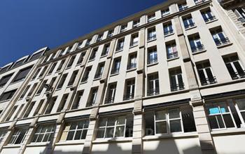 Immeuble de bureaux occupant plusieurs étages dans la Rue Taylor