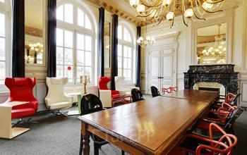 Espace commun qui marque l'esprit dans notre centre d'affaires à la rue de Dunkerque