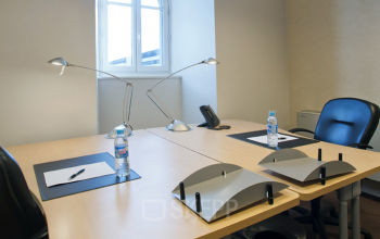 Nos bureaux sont entièrement meublés et prêts à l'emploi à la place Louis Armand