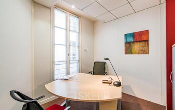 Bureau privé lumineux à la rue de Rennes