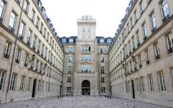 Cour intérieure dans un immeuble caractéristique